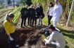 Colaboradores em oficina de compostagem