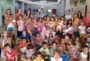 FUNCIONÁRIOS E MÉDICOS DO HOSPITAL REIGIONAL REALIZAM DOAÇÃO DE BRINQUEDOS PARA ESCOLA DE DESCANSO
